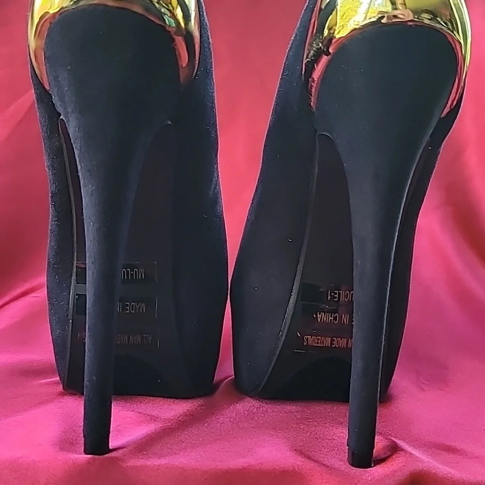 CHARLOTTE RUSSE sz9 suede platform stiletto with gold accents